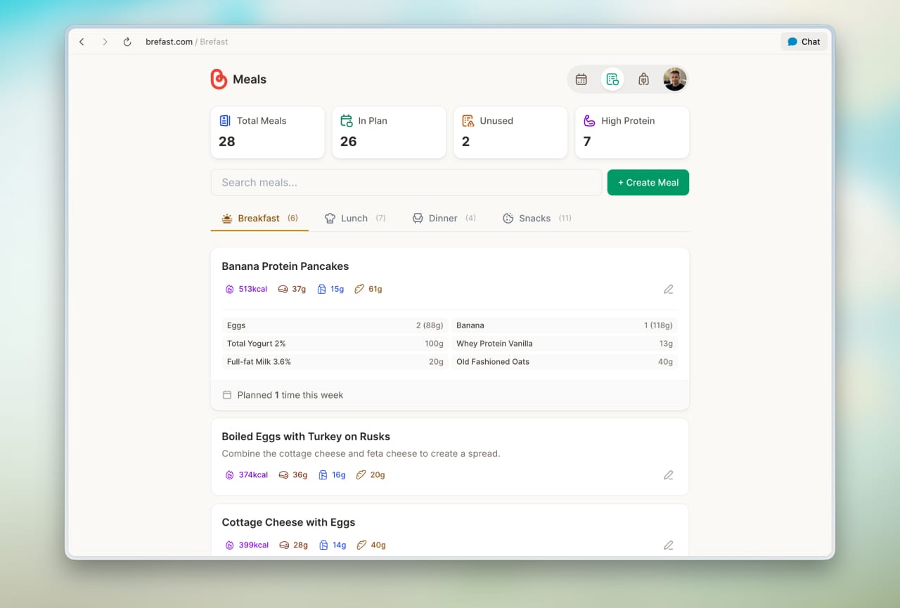 Brefast meals screen with breakfast recipes and nutritional breakdown